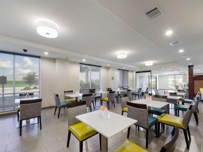 Comfort Inn & Suites Victoria North Exteriér fotografie