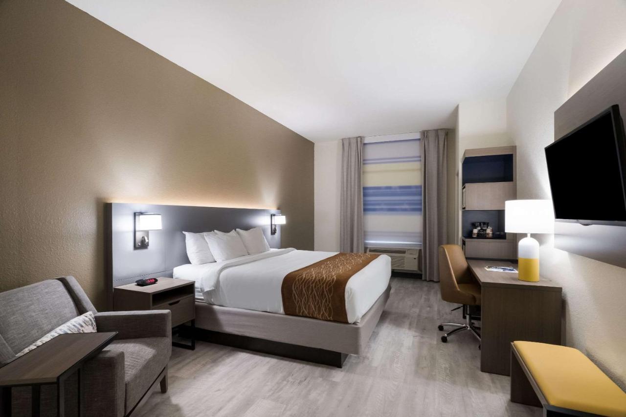 Comfort Inn & Suites Victoria North Exteriér fotografie