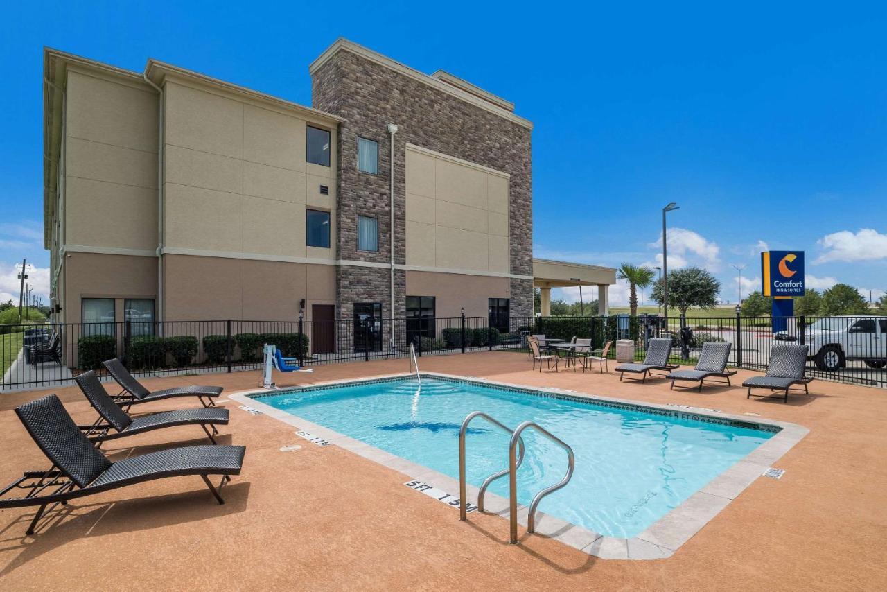 Comfort Inn & Suites Victoria North Exteriér fotografie