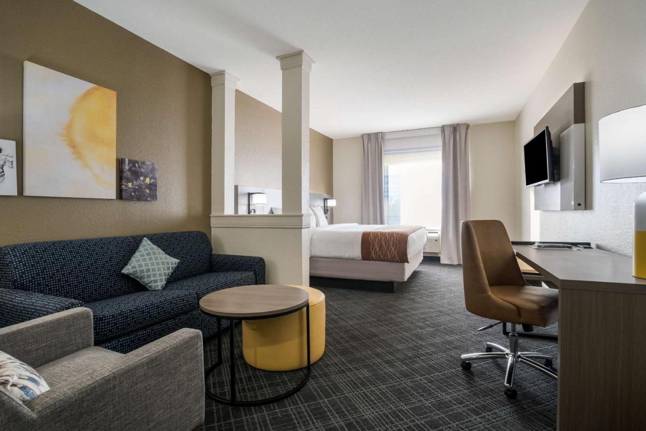 Comfort Inn & Suites Victoria North Exteriér fotografie